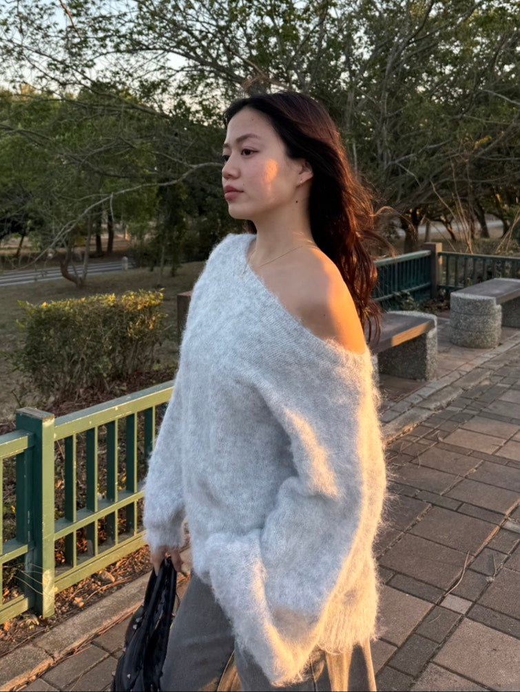 ☁️🩶𝐬𝐨𝐟𝐭 𝐜𝐥𝐨𝐮𝐝 𝐨𝐟𝐟-𝐬𝐡𝐨𝐮𝐥𝐝𝐞𝐫 𝐤𝐧𝐢𝐭 𝐬𝐰𝐞𝐚𝐭𝐞𝐫🪄