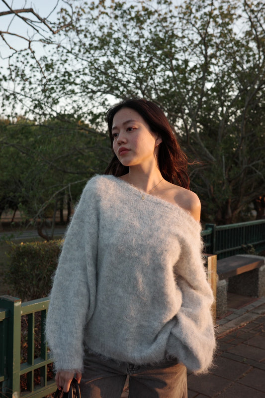 ☁️🩶𝐬𝐨𝐟𝐭 𝐜𝐥𝐨𝐮𝐝 𝐨𝐟𝐟-𝐬𝐡𝐨𝐮𝐥𝐝𝐞𝐫 𝐤𝐧𝐢𝐭 𝐬𝐰𝐞𝐚𝐭𝐞𝐫🪄