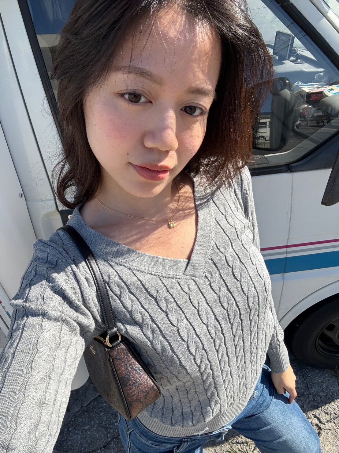 📖𝐞𝐯𝐞𝐫𝐲 𝐝𝐚𝐲 麻花𝐕領針織長袖📰