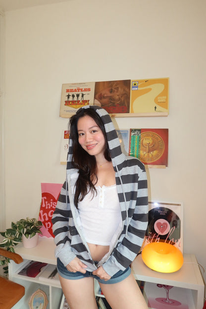本期必買!!⭐️經典𝟐𝟎𝟎𝟎𝒔 𝑩𝒆𝒍𝒍𝒂 𝑺𝒕𝒓𝒊𝒑𝒆 𝑯𝒐𝒐𝒅𝒊𝒆👟🧸