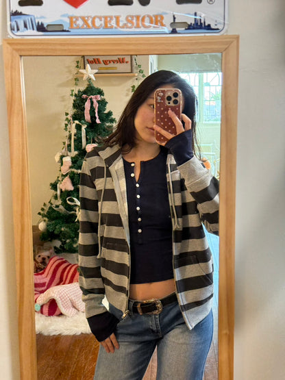本期必買!!⭐️經典𝟐𝟎𝟎𝟎𝒔 𝑩𝒆𝒍𝒍𝒂 𝑺𝒕𝒓𝒊𝒑𝒆 𝑯𝒐𝒐𝒅𝒊𝒆👟🧸