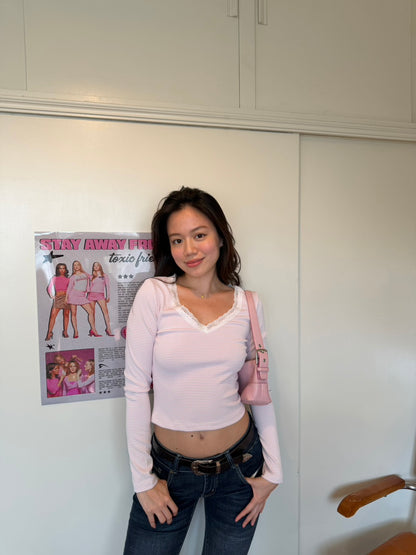 𝑺𝒐𝒇𝒕 𝑺𝒖𝒏𝒅𝒂𝒚 𝑺𝒕𝒓𝒊𝒑𝒆 𝑻𝒐𝒑 🎀