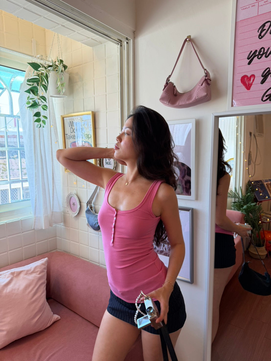 2000s!𝐁𝐞𝐫𝐫𝐲 𝐇𝐨𝐭𝐭𝐢𝐞 𝐓𝐚𝐧𝐤 🍓💗