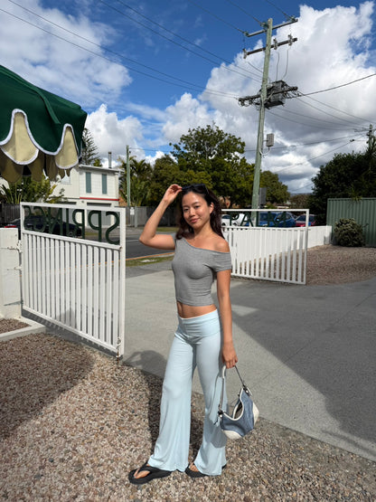 𝐌𝐮𝐬𝐭 𝐛𝐮𝐲!! 𝐒𝐨𝐟𝐭 𝐛𝐥𝐮𝐞 反折瑜伽褲🧊☁️