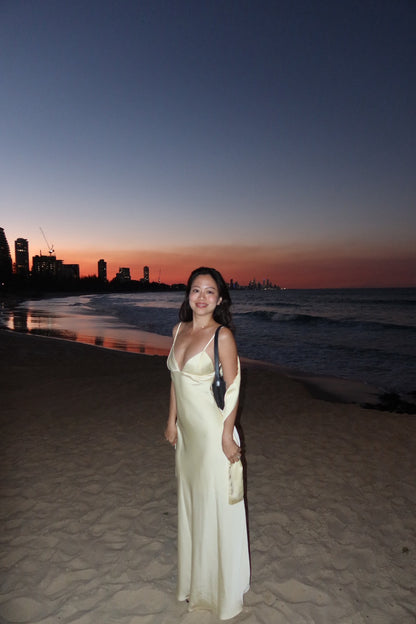 𝐆𝐨𝐥𝐝𝐞𝐧 𝐇𝐨𝐮𝐫 𝐃𝐫𝐞𝐬𝐬🌆🍸