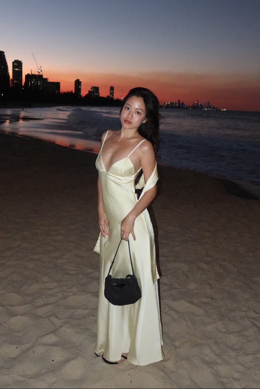 𝐆𝐨𝐥𝐝𝐞𝐧 𝐇𝐨𝐮𝐫 𝐃𝐫𝐞𝐬𝐬🌆🍸