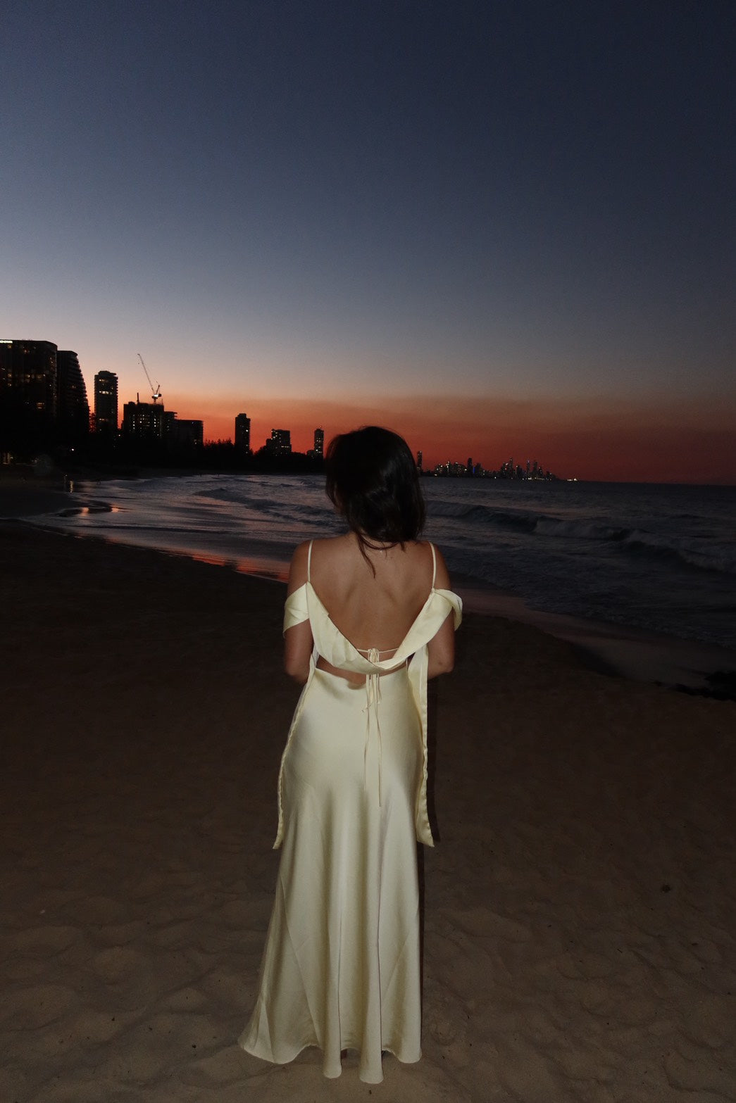 𝐆𝐨𝐥𝐝𝐞𝐧 𝐇𝐨𝐮𝐫 𝐃𝐫𝐞𝐬𝐬🌆🍸