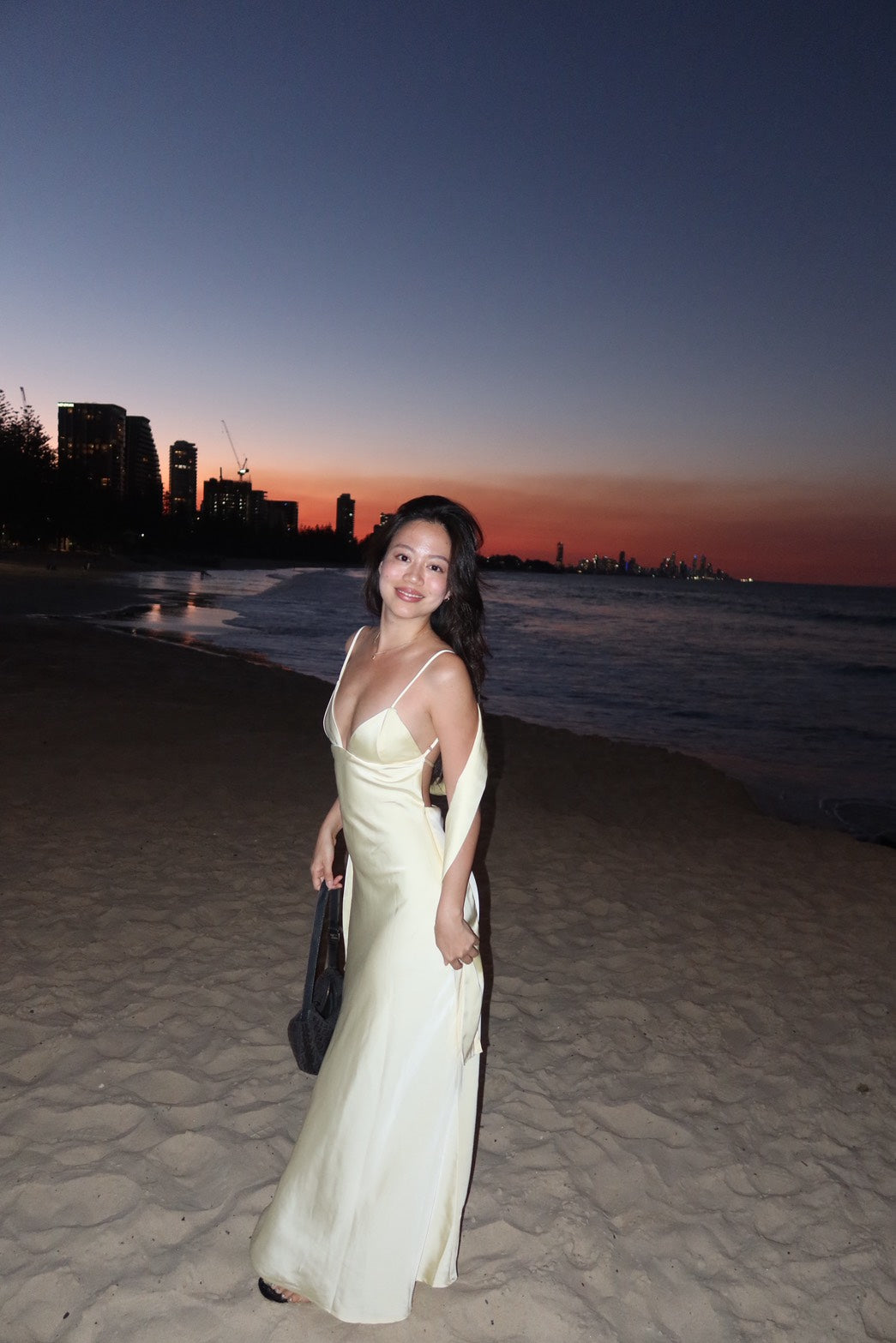 𝐆𝐨𝐥𝐝𝐞𝐧 𝐇𝐨𝐮𝐫 𝐃𝐫𝐞𝐬𝐬🌆🍸
