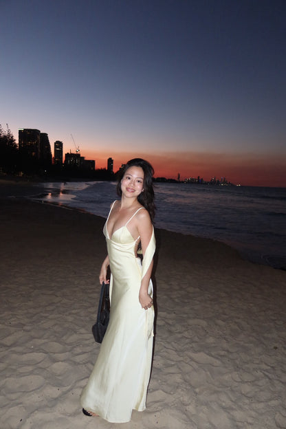 𝐆𝐨𝐥𝐝𝐞𝐧 𝐇𝐨𝐮𝐫 𝐃𝐫𝐞𝐬𝐬🌆🍸