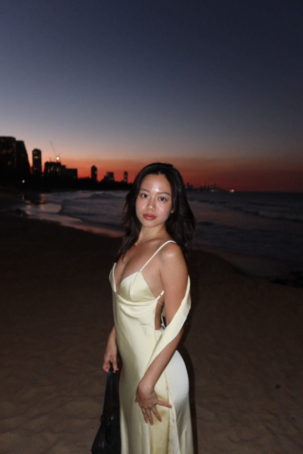 𝐆𝐨𝐥𝐝𝐞𝐧 𝐇𝐨𝐮𝐫 𝐃𝐫𝐞𝐬𝐬🌆🍸
