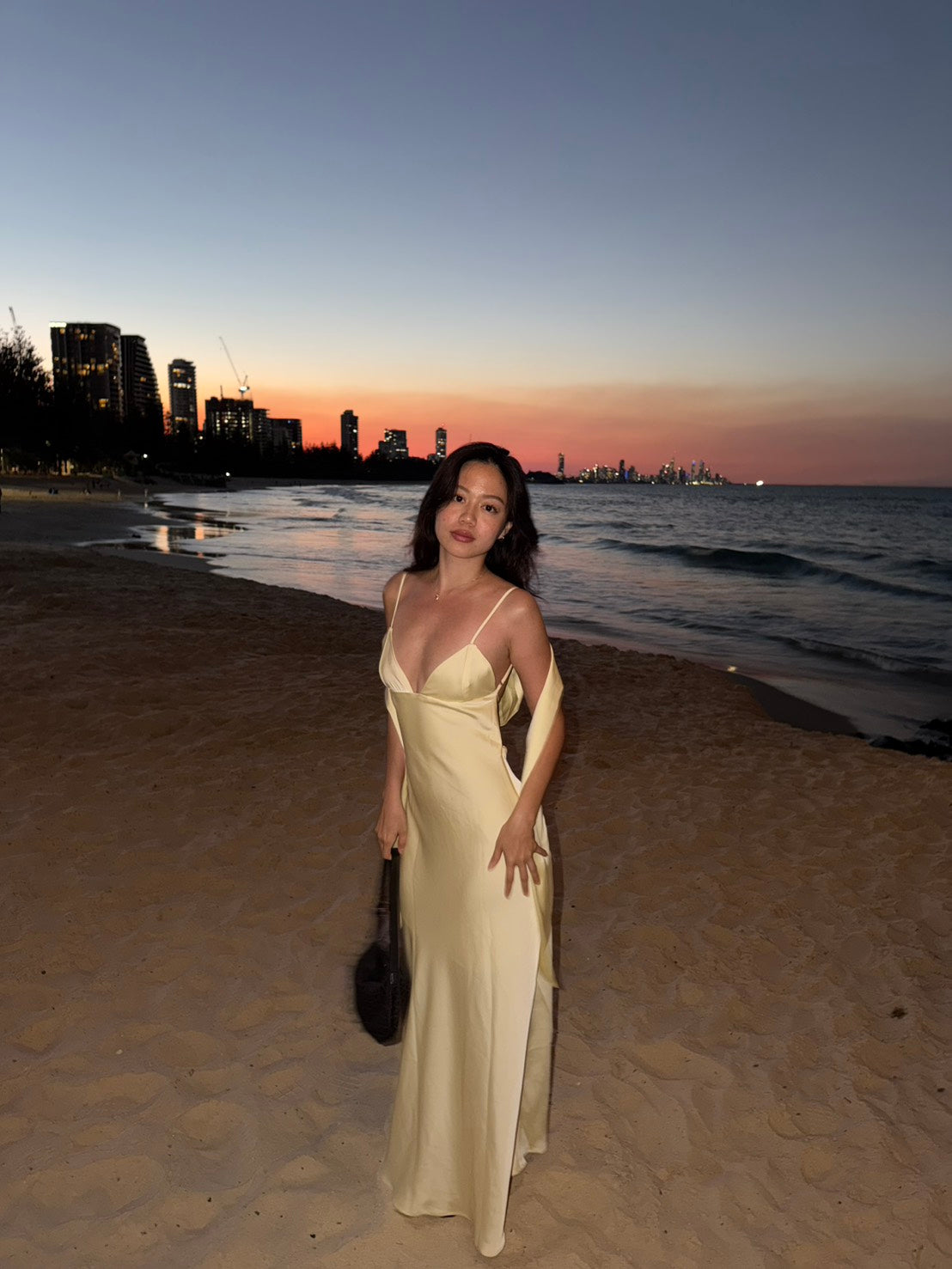 𝐆𝐨𝐥𝐝𝐞𝐧 𝐇𝐨𝐮𝐫 𝐃𝐫𝐞𝐬𝐬🌆🍸