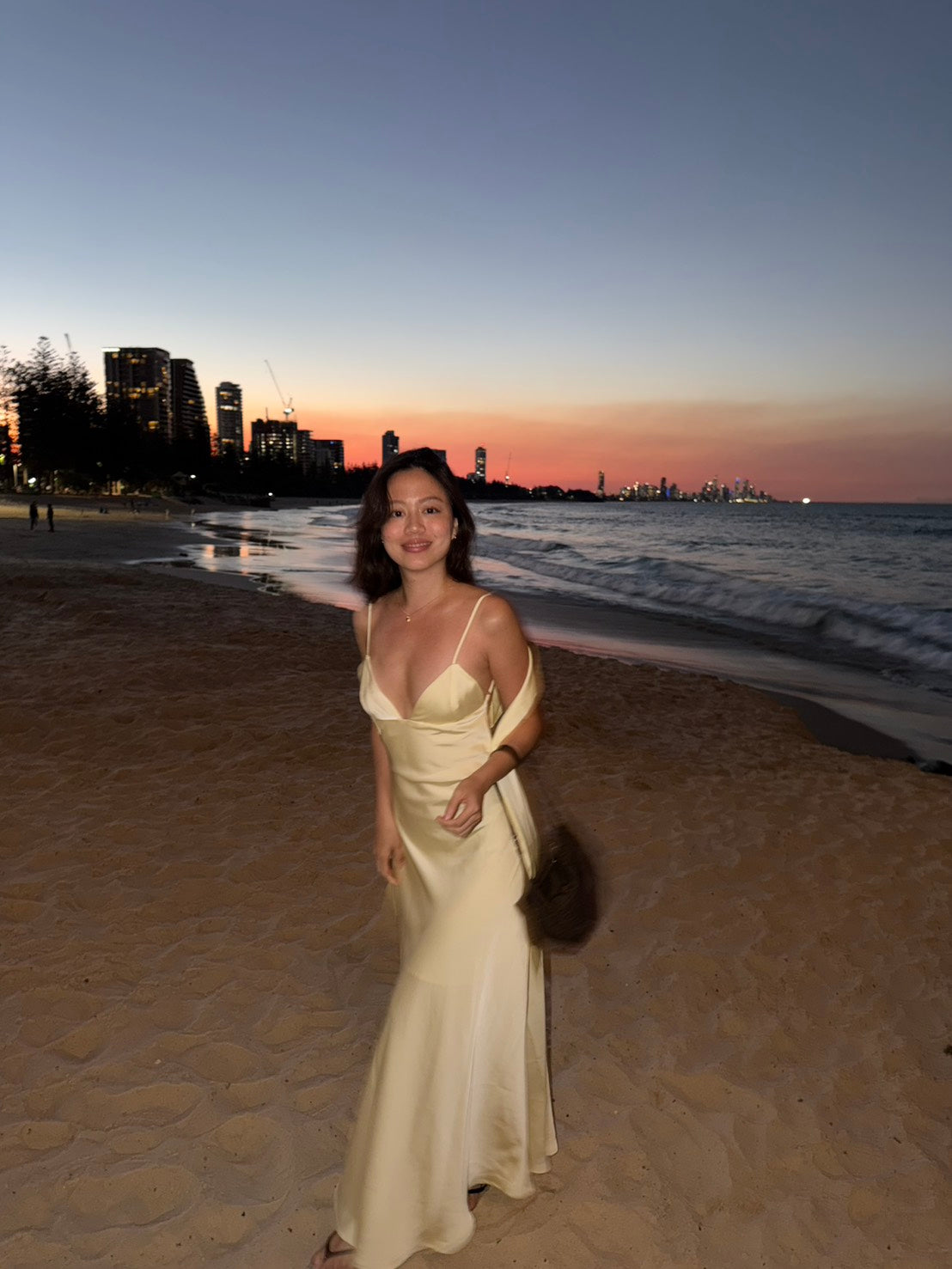 𝐆𝐨𝐥𝐝𝐞𝐧 𝐇𝐨𝐮𝐫 𝐃𝐫𝐞𝐬𝐬🌆🍸