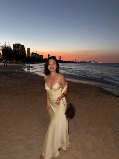 𝐆𝐨𝐥𝐝𝐞𝐧 𝐇𝐨𝐮𝐫 𝐃𝐫𝐞𝐬𝐬🌆🍸
