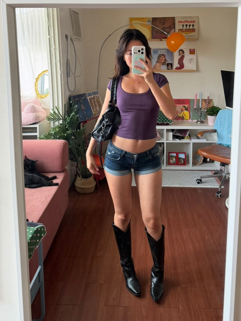 𝐆𝐫𝐚𝐩𝐞 𝐒𝐪𝐮𝐚𝐫𝐞 𝐓𝐞𝐞 🍇
