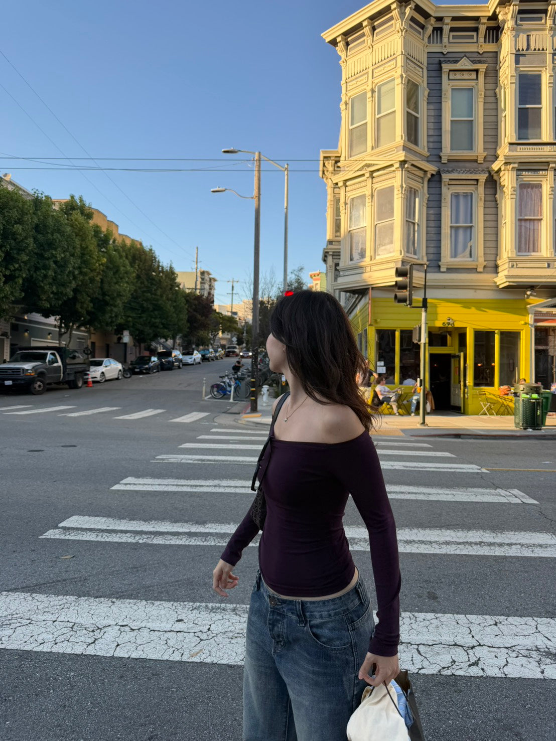 𝘽𝙚𝙡𝙡𝙖 𝙊𝙛𝙛-𝙎𝙝𝙤𝙪𝙡𝙙𝙚𝙧 𝙋𝙖𝙙𝙙𝙚𝙙 𝙏𝙤𝙥🌂